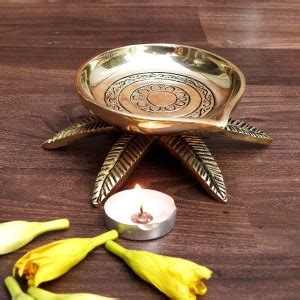 SUSAJJIT DECOR Decorative Round Shape Brass Oil Lamp or Diya Table ...