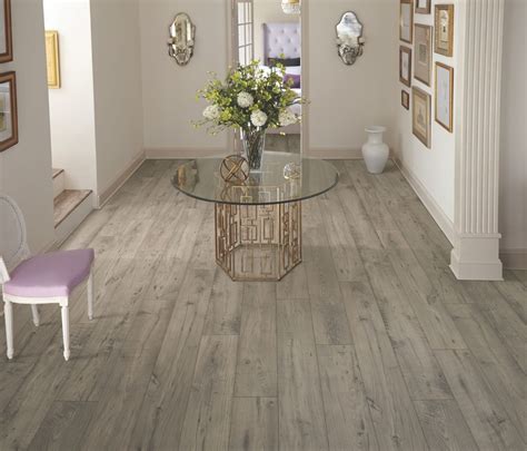 Mohawk RevWood Select Silverstone Chestnut - Laminate Floor