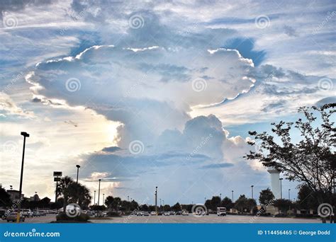 Large Cloud Resembles Atomic Explosion Stock Image - Image of atomic ...