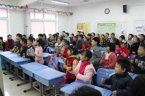 家校携手，助力成长 ——我校初中部组织家长开放日活动_河北保定外国语学校