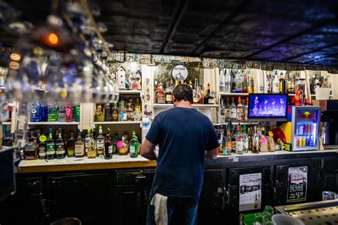 Best Dive Bars in Anchorage, AK - 2024 Restaurantji