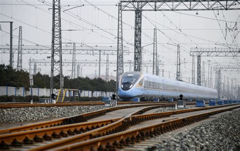 Photos : Un nouveau membre de la famille des trains à grande vitesse ...