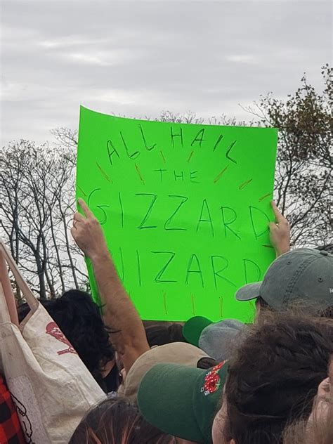 someone held up a Gizz sign at the Philly Chicken Man event, we see you ...