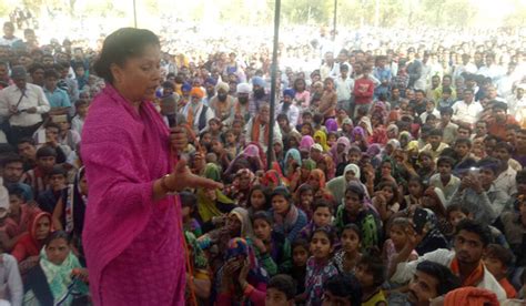 MP bypolls: Yashodhara Raje Scindia gets EC notice for intimidating ...