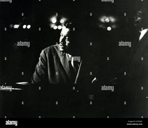 Oscar peterson hi-res stock photography and images - Alamy