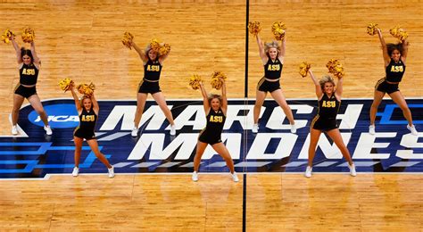 Baylor Bears Player Dale Bonner Suffers Wardrobe Malfunction