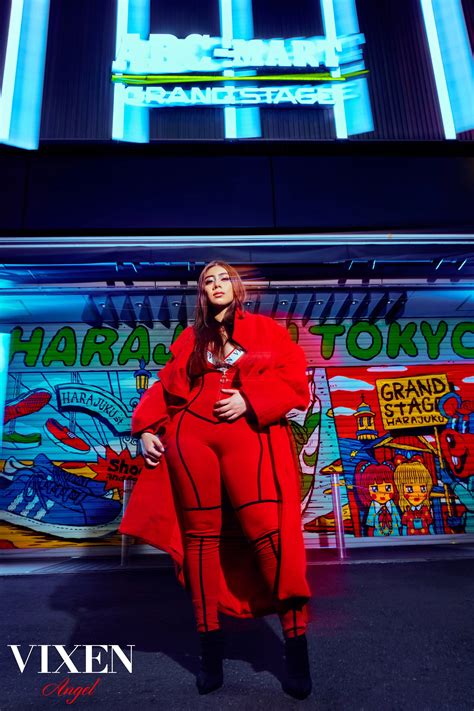 VIOLET MYERS — Vixen