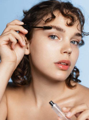 Everything you should know before using a razor for your eyebrows