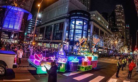 The Wintrust Magnificent Mile Lights Festival, The Magnificent Mile ...