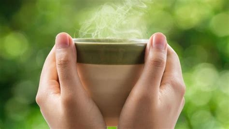 Side Effects Of Warm Water: अगर आप भी पीते हैं बार-बार गर्म पानी तो ...
