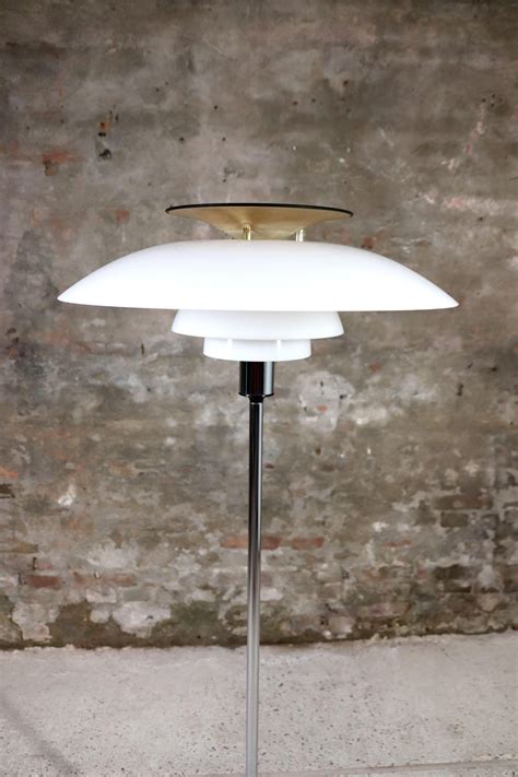 Poul Henningsen – PH 80 – Floor lamp – Louis Poulsen – 1974 For Sale at ...