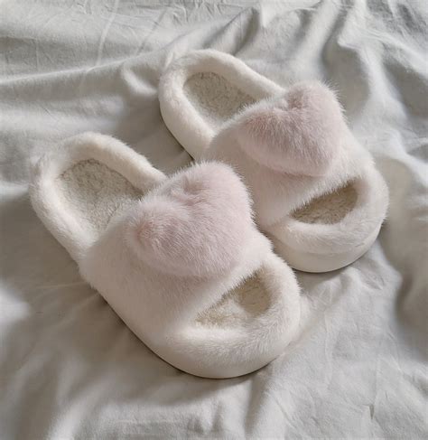 Fluffy Heart Slippers - Cozy and Cute