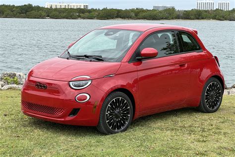 Car Review: The full-electric Fiat 500e is a great choice as an urban commuter - WTOP News