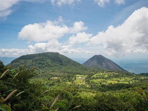 Guide to hiking up the Santa Ana Volcano in El Salvador