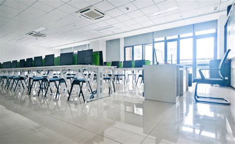 Computer Trenning Room 的图像结果