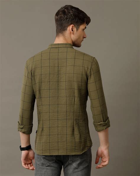 IDENTITI Men Slim Fit Regular Collar Checks Shirt In Olive Green.