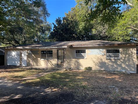 305 Beal Pkwy, Fort Walton Beach, FL 32548 - See Est. Value, Schools & More