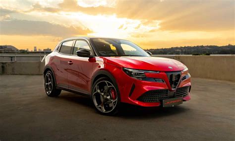 Alfa Romeo Junior Makes SA Debut - Double Apex