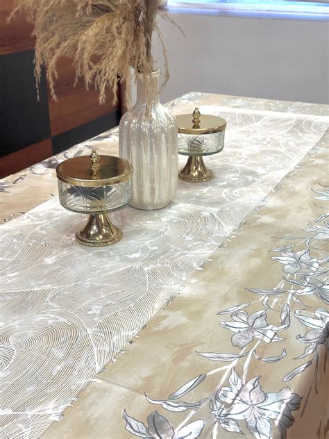Premium Metallic Table Runners