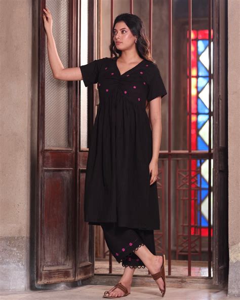 Shop Black handwoven cotton tunic set online at bebaakstudio.com – Bebaak