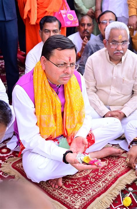 Uttarakhand CM Pushkar Singh Dhami Offers Prayers At Har Ki Pauri On ...
