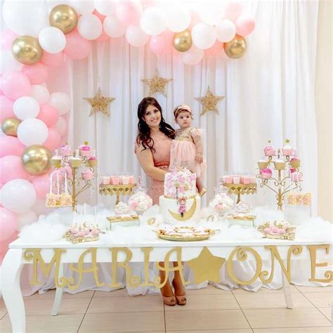 Star Theme Decoration Into a Memorable Event With Born to Party