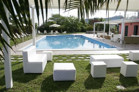 COUNTRY HOTEL & RESORT I CALANCHI (Ripatransone) - Hotel Reviews ...