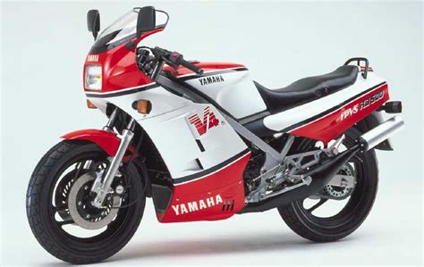 Yamaha RD500LC, una rabiosa y explosiva V4 2T, una moto de carreras ...