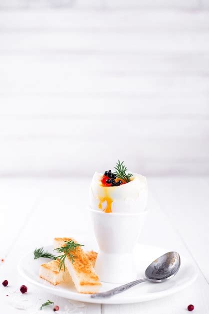 Boiled egg for breakfast | Premium Photo