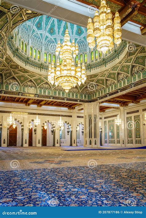 Sultan Qaboos Grand Mosque Interior Editorial Photo - Image of islamic ...