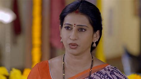 Watch Inti Guttu TV Serial 11th May 2021 Full Episode 140 Online on ZEE5