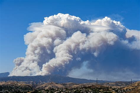 Lake fire in Angeles National Forest grows to 10,000 acres, forces ...