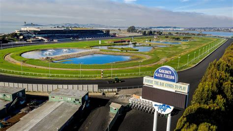 Golden Gate Fields horse-racing track gets lifeline, extended to 2024