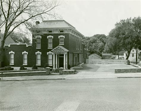 Halligan-McCabe-DeVries Funeral Home | Davenport IA