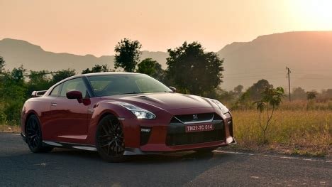 Nissan GT-R 2017 - Price in India, Mileage, Reviews, Colours ...