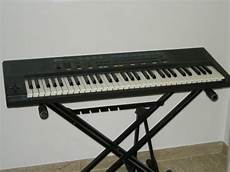 piedistallo tastiera roland e5 synth workstation tastiera midi 1849835 su piedistallo tastiera roland e5 synth workstation tastiera midi 1849835 su