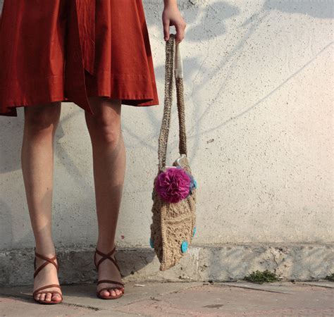 Square Crochet Sling Bag – Itihasikala