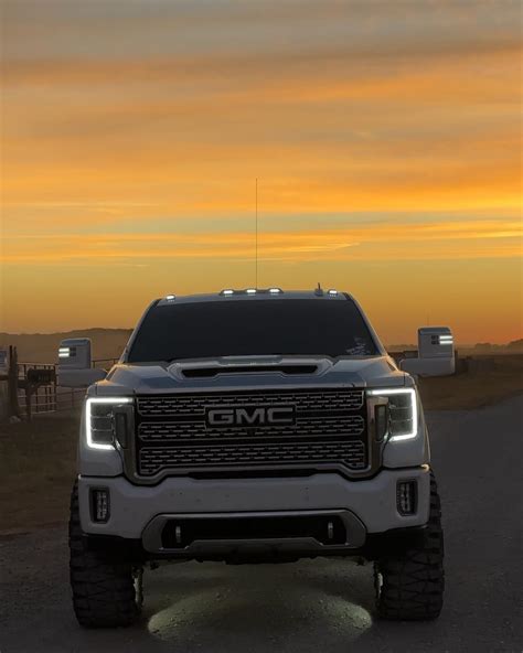 Hayden Ryel | Just a bubba truck #l5pduramax #dieseltrucks #duramax #bubbatruck🌾 | Instagram