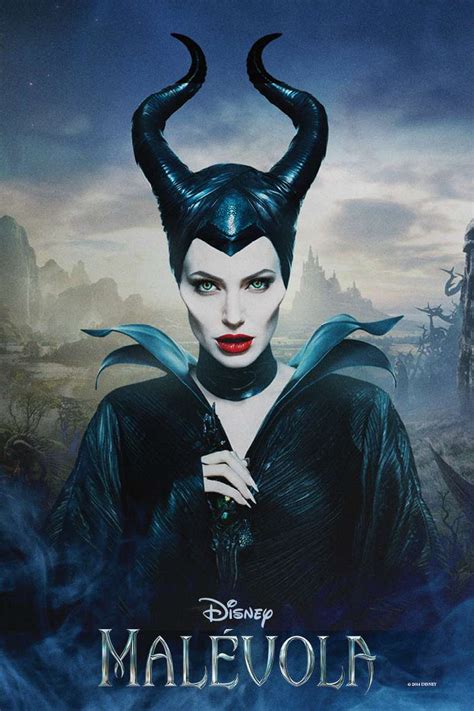 Exclusivo: veja novo poster de Angelina Jolie como Malévola