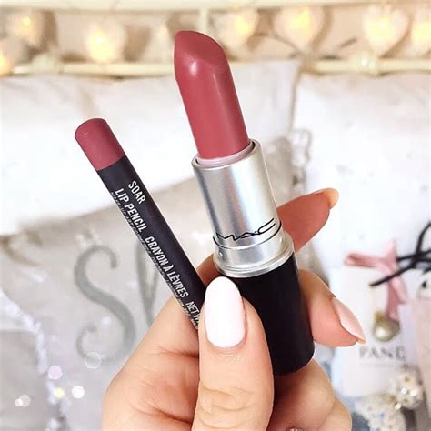 4 Easy & Quick Steps To Apply Perfect Lip Liner!!