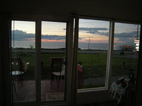 MOTEL DE LA MER (Rimouski, Quebec) - Motel Reviews, Photos, Rate ...