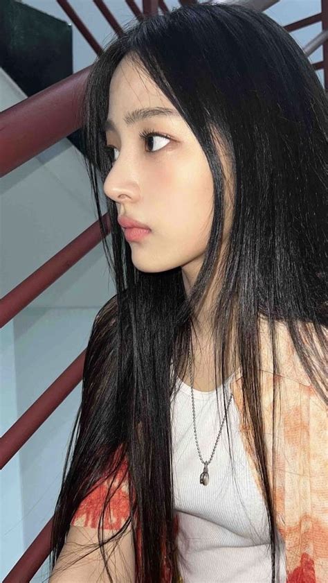 [아이폰배경화면] 뉴진스 민지 셀카사진 폰배경화면/인스타프사캡쳐/ 뉴진스 포닝 사진