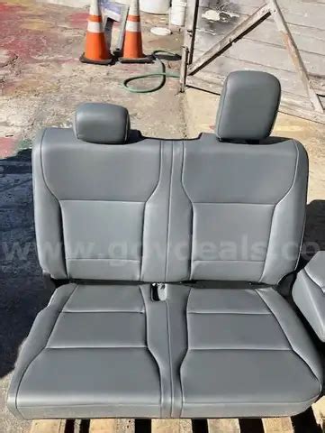 Rear seat Ford f150 split bench | GovDeals