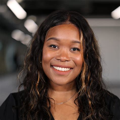 Nicole Logan – Lyddager