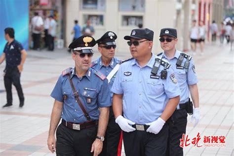 2019中意警务联合巡逻启动，并在北京王府井开展巡逻（组图） | 北晚新视觉
