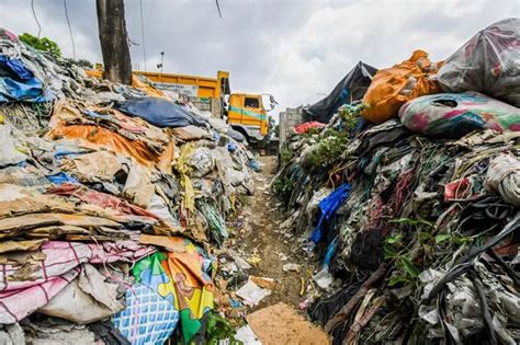 50 feared missing after reported landfill collapse in Rodriguez, Rizal ...