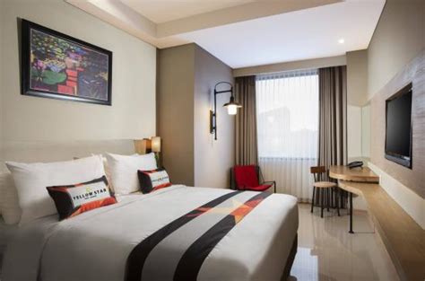YELLOW STAR HOTEL - GEJAYAN (Depok) - Hotel Reviews, Photos, Rate ...