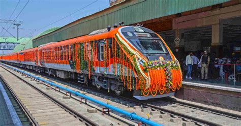 Delhi to Patna in 13 hours: IR introduces Vande Bharat special train ...