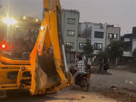 Surat Murder Story: Police Digging 5 Days, 15K Sq Ft Excavation Fails