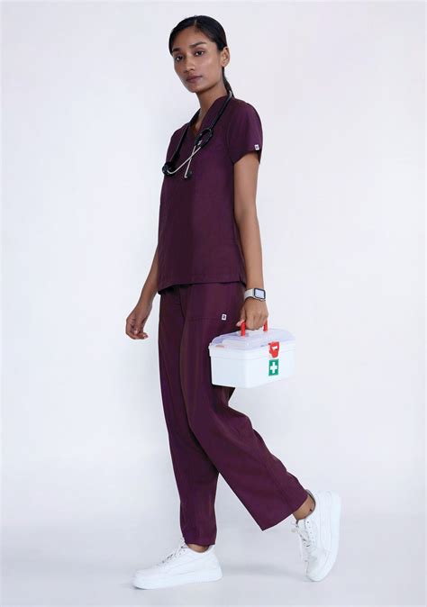 Buy Hospital Nurse Scrubs and Scrub Suits for Nurses | Knya